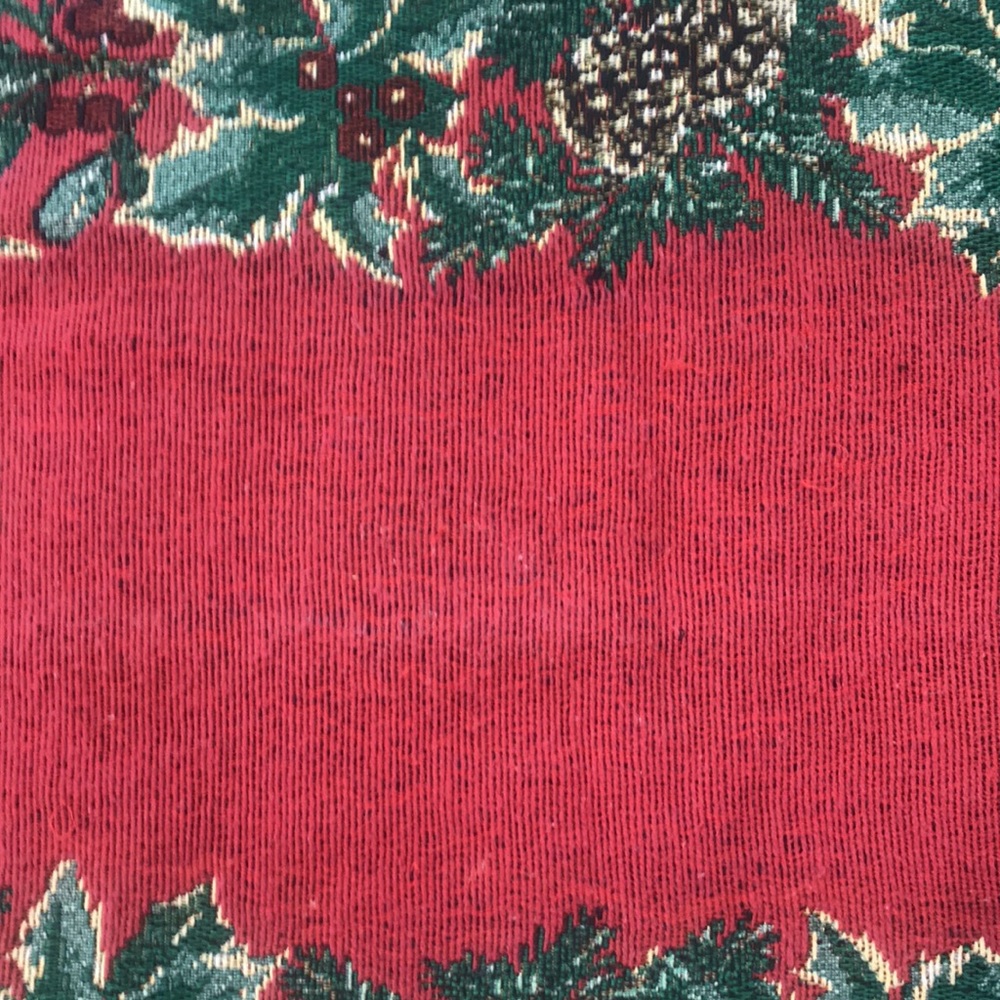 Holly & Acorn Mat - Picture 5 of 16
